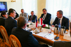 Spotkanie dotyczące współpracy polsko-czeskiej w dziedzinie afrykańskiego pomoru świń/fot. B. Półrolnik