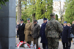 Fotogaleria z odwiedzin cmentarzy i mogił w przededniu Wszystkich Świętych/fot. I. Matuszewska