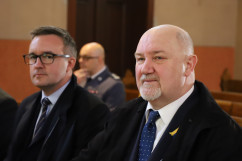 Upamiętnienie Dnia Pamięci Ofiar Zbrodni Katyńskiej - wicewojewoda Jan Chrząszcz podczas uroczystości /fot. K.Szczepanek/