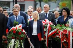 Zdjęcia z uroczystości w związku z 39. rocznicą strajku w tarnogórskim FAZOSie /fot. A. Karendał/