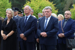 Uroczystości pogrzebowe śp. żołnierzy Franciszka Skrobola oraz Józefa Wawrzyńczyka -  uczestnicy uroczystości /fot. A. Księżnik/