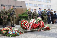 Zdjęcia z wojewódzkich obchodów Święta Narodowego Trzeciego Maja, 98. rocznicy wybuchu III powstania śląskiego oraz 90. urodzin gmachu ŚUW /fot. A. Karendał, A. Księżnik/