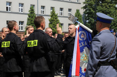 Galeria zdjęć z uroczystości ślubowania nowo przyjętych policjantów w Katowicach /fot. A. Karendał/