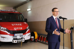 Wizyta w OSP w Zendku - przemówienie premiera Mateusza Morawieckiego /fot. A. Księżnik/