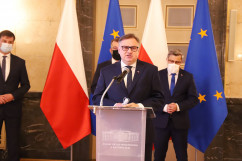 Dodatkowe 25 mln zł na zrównoważony transport w Śląskiem /fot. K. Szczepanek - poseł Jarosław Gonciarz w trakcie wygłaszania przemówienia