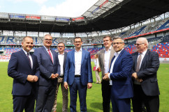 Wizyta premiera Mateusza Morawieckiego na Stadionie im. Ernesta Pohla w Zabrzu /fot. A. Księżnik/