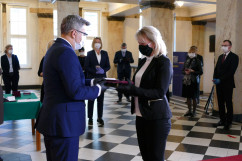 Wręczenie odznaczeń państwowym pracownikom służby zdrowia /fot. A. Księżnik/