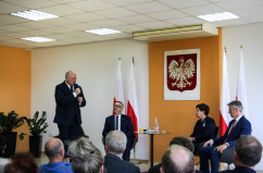 Galeria zdjęć z konferencji prasowej i spotkania z seniorami z udziałem wicepremier Beaty Szydło w Bielsku-Białej /fot. D. Kotlarz/