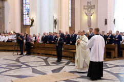 Galeria zdjęć z uroczystości święceń biskupich ks. prałata Grzegorza Olszowskiego w katowickiej katedrze Chrystusa Króla /fot. A. Karendał/
