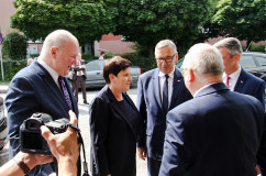 Galeria zdjęć z konferencji prasowej i spotkania z seniorami z udziałem wicepremier Beaty Szydło w Bielsku-Białej /fot. D. Kotlarz/