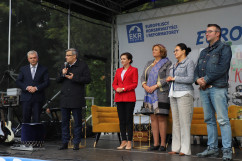 Na scenie przemawia europoseł Izabela Kloc/fot. I. Matuszewska