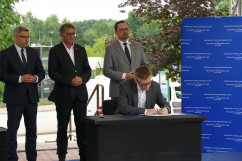 Uroczystość podpisania umowy na studium wykonalności dotyczące budowy polskiego odcinka nowej linii kolejowej między Katowicami i Ostrawą /fot. A. Kucharzewska/
