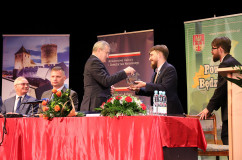 Galeria zdjęć z uroczystości podpisania umowy o współprowadzenie Teatru Dzieci Zagłębia oraz wizyty wicepremiera Glińskiego w ŚUW /fot. A. Karendał/
