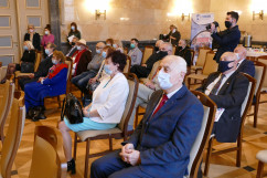 Ogłoszenie wyników konkursu na najaktywniejszego seniora i najaktywniejszą seniorkę w województwie - uczestnicy wydarzenia /fot. A. Księżnik/
