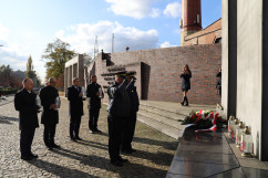 Fotogaleria z odwiedzin cmentarzy i mogił w przededniu Wszystkich Świętych/fot. I. Matuszewska