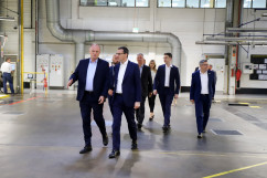 Zdjęcia z wizyty premiera Mateusza Morawieckiego w fabryce Opla w Gliwicach /fot. Anna Karendał/