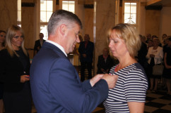 Fotogaleria z uroczystości wręczenia odznaczeń w Westybulu Śląskiego Urzędu Wojewódzkiego w Katowicach / zdjęcia: I. Matuszewska