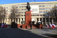 Uroczysty apel z okazji Narodowego Święta Niepodległości - przemówienie Wojewody Śląskiego  /fot. A. Księżnik/
