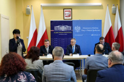 Wiceminister rodziny Stanisław Szwed z wizytą w Śląskiem /fot. B. Półrolnik/