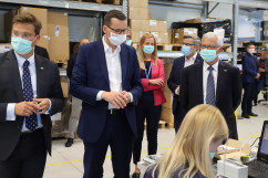 Wizyta premiera Mateusza Morawieckiego w firmie AIUT w Gliwicach /fot. A. Księżnik/