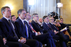 Galeria zdjęć z prezentacji Programu dla Śląska  oraz podpisania umowy w ramach programu Mieszkanie Plus w Śląskim Urzędzie Wojewódzkim /fot. A. Karendał/