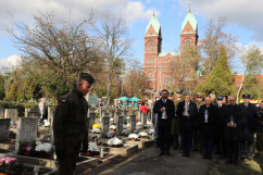 Fotogaleria z odwiedzin cmentarzy i mogił w przededniu Wszystkich Świętych/fot. I. Matuszewska