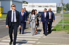 Zdjęcia z wizyty premiera Mateusza Morawieckiego w fabryce Opla w Gliwicach /fot. Anna Karendał/