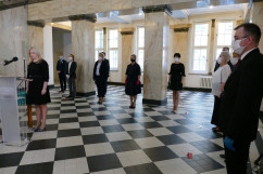 Wręczenie odznaczeń państwowym pracownikom służby zdrowia /fot. A. Księżnik/