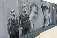 Odsłonięcie tablicy pamiątkowej oraz prezentacja historycznego muralu upamiętniającego Powstania Śląskie /fot. B. Szwedowski, ŚUW/
