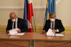Podpisanie umów w ramach RFRD w Starostwie Powiatowym w Gliwicach /fot. A. Księżnik/
