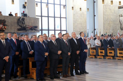Galeria zdjęć z obchodów w Jastrzębiu-Zdroju z udziałem premiera Mateusza Morawieckiego oraz wojewody Jarosława Wieczorka /fot. A. Karendał/