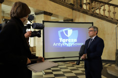 Briefing prasowy Wojewody Śląskiego dotyczący tarczy antykryzysowej /fot. A. Księżnik/