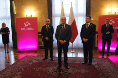 Fotogaleria z uroczystości wręczenia odznaczeń państwowych w Sali Marmurowej Śląskiego Urzędu Wojewódzkiego w Katowicach / fot. Anna Herz/