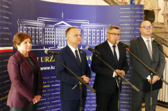 Briefing prasowy ws. wsparcia dla placówek służby zdrowia /fot. B. Półrolnik/