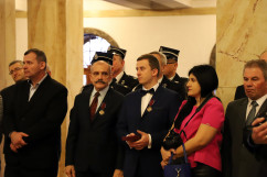 Galeria zdjęć z uroczystości wręczenia odznaczeń państwowych, która odbyła się w westybulu Urzędu /fot. A. Karendał/