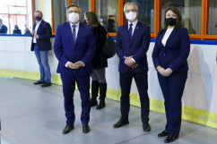 Wizyta premiera Mateusza Morawieckiego w punkcie szczepień w Gliwicach /fot. A. Księżnik/