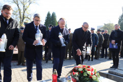 Fotogaleria z odwiedzin cmentarzy i mogił w przededniu Wszystkich Świętych/fot. I. Matuszewska