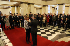 Galeria zdjęć z uroczystości wręczenia odznaczeń państwowych, która odbyła się w westybulu Urzędu /fot. A. Karendał/