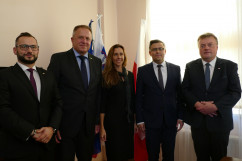 Fotogaleria składająca się ze zdjęć z IX Europejskiego Kongresu Małych i Średnich Przedsiębiorstw, w którym wzięli udział wojewoda śląski Jarosław Wieczorek i wicewojewoda Robert Magdziarz/fot. A. Kucharzewska