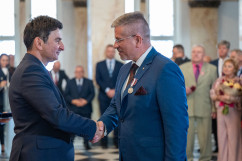 Uroczystość wręczenia odznaczeń w Śląskim Urzędzie Wojewódzkim