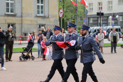 Obchody 231. rocznicy uchwalenia Konstytucji 3 maja - kompania honorowa Komendy Wojewódzkiej Policji w Katowicach /fot. ŚUW/