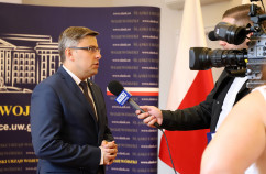 Galeria zdjęć z briefingu prasowego nt. dofinansowania lokalnej infrastruktury drogowej /fot. A. Karendał/