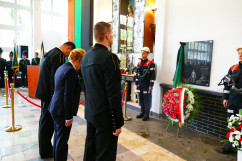 Zdjęcia z uroczystości odsłonięcia tablicy upamiętniającej tragiczną śmierć górników w KWK Zofiówka /fot. A. Kucharzewska/