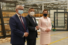 Wizyta premiera Mateusza Morawieckiego w firmie Eko-Okna /fot. A. Księżnik/
