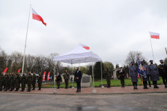 Galeria składająca się z kilkunastu zdjęć z wizyty na Śląsku premiera Mateusza Morawieckiego z okazji uroczystości upamiętniających 100. rocznicę III Powstania Śląskiego/fot. I. Matuszewska