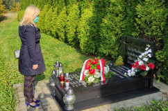 Odwiedziny cmentarzy i mogił w województwie śląskim z okazji Wszystkich Świętych /fot. ŚUW/