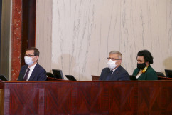 Otwarcie wystawy poświęconej Powstaniom Śląskim w Śląskim Urzędzie Wojewódzkim - uczedstnicy konferencji towarzyszącej otwarciu wystawy/fot. B. Szwedowski/