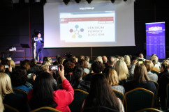 Konferencja poświęcona uzależnieniu od internetu i urządzeń elektronicznych wśród dzieci i młodzieży /fot. B. Półrolnik/