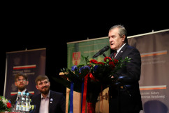 Galeria zdjęć z uroczystości podpisania umowy o współprowadzenie Teatru Dzieci Zagłębia oraz wizyty wicepremiera Glińskiego w ŚUW /fot. A. Karendał/