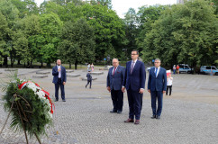 Zdjęcia z wizyty premiera Mateusza Morawieckiego w województwie śląskim - na Jasnej Górze, w CSRG w Bytomiu oraz w Katowicach /fot. A. Kucharzewska, A. Karendał/
